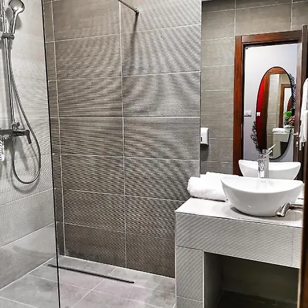 Aparthotel Restoran Orijent 5 *