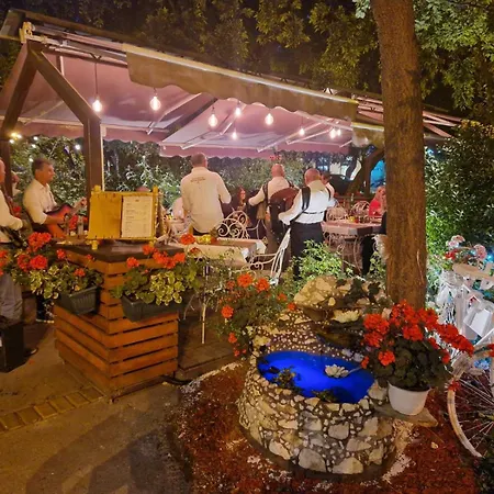 Restoran Orijent 5 4* Sombor